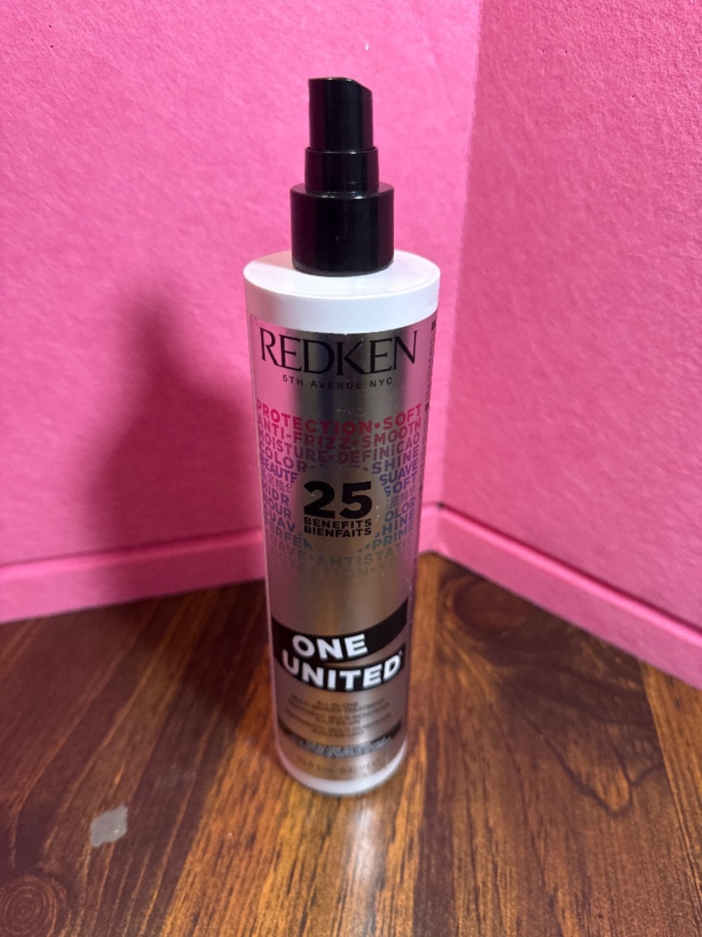 Redken One United 25 Benefits Leave-In Hair Treatment All-In-One Spray  Size: [A